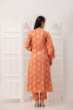 Load image into Gallery viewer, Pintucks Peach Kurta Pant Set
