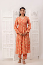 Load image into Gallery viewer, Pintucks Peach Kurta Pant Set
