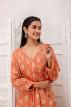 Load image into Gallery viewer, Pintucks Peach Kurta Pant Set
