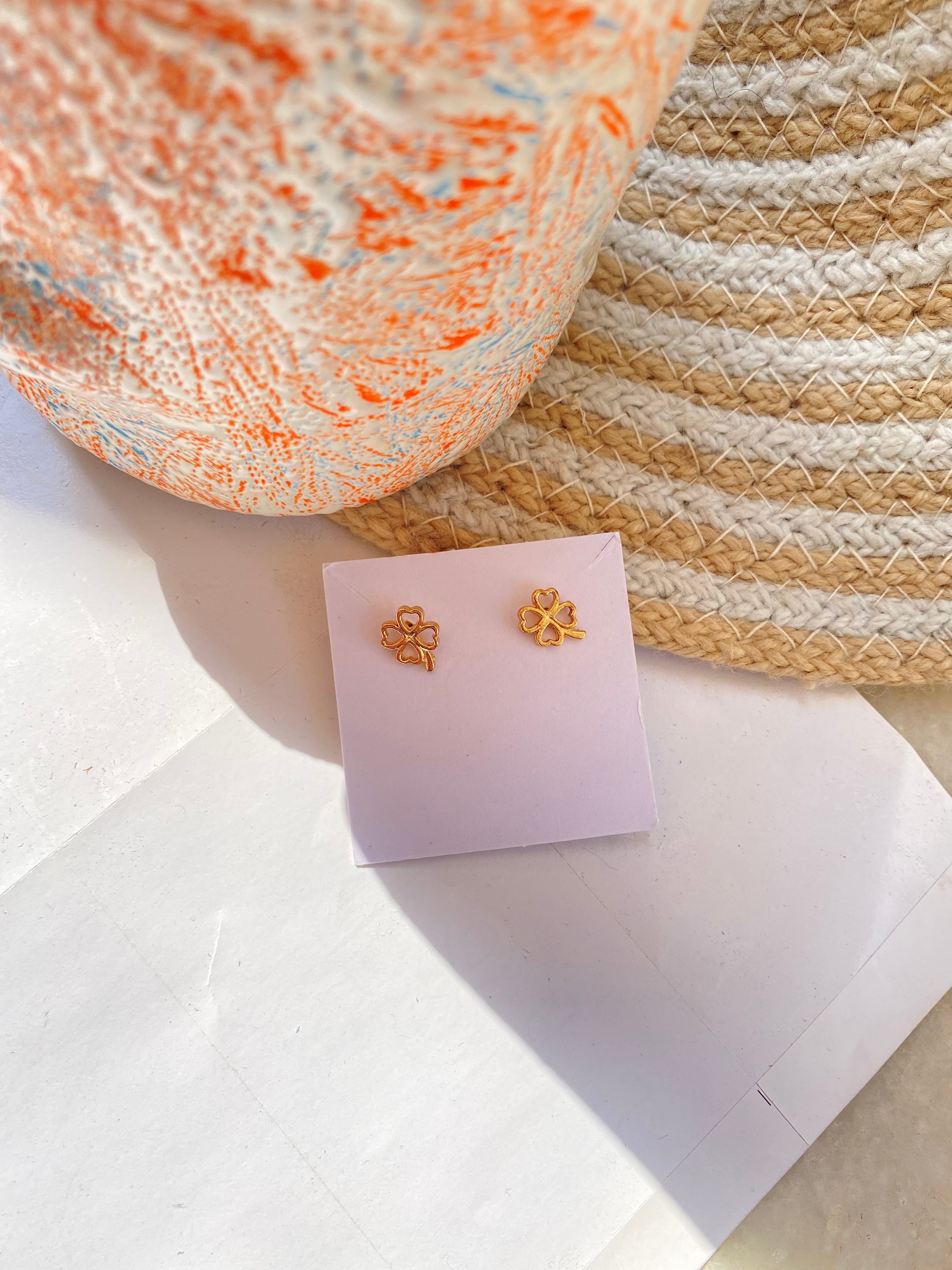 Flower studs